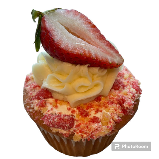 Strawberry Crunch Cupcakes